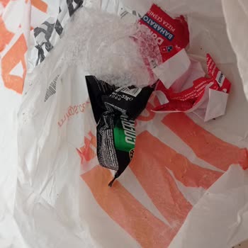 PTT Kargo İle Gelen Üründe Çöpler Çıktı