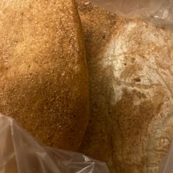 Şok Marketler'de Hijyen Skandalı: Ramazan Pidesinden Çıkan Kıl!