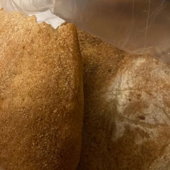 Şok Marketler'de Hijyen Skandalı: Ramazan Pidesinden Çıkan Kıl!