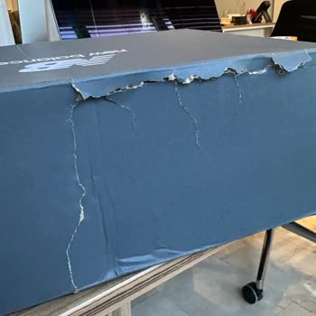 Kargoda Hasar Gören Ayakkabı Ve İlgisiz Müşteri Hizmeti