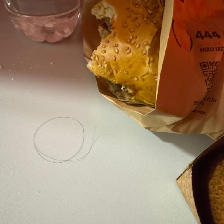 Köfteci Yusuf Hamburgerde İstenmeyen Sürpriz!