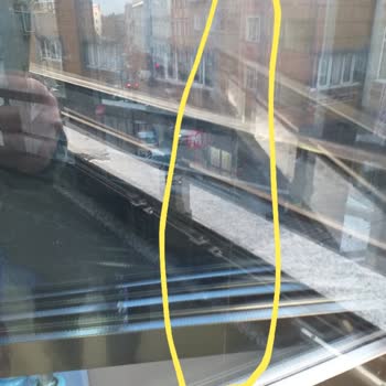 Isıcamlı Cam Balkon Sisteminde Derin Çizikler Ve Güvenlik Sorunları