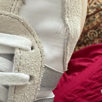 Adidas Ayakkabı Kalitesizliği Ve Mağaza İlgisizliği