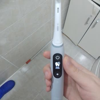 Oral-B iO 6 Toothbrush Broke After Warranty and Mold Formed on It