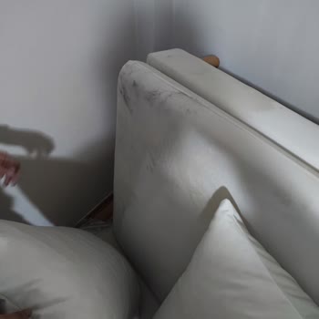 Yağmurlu Gecede Islak Ve Kusurlu Ürün Teslimatı
