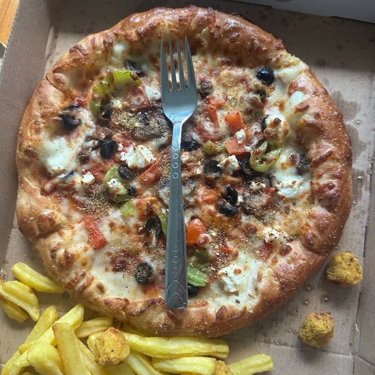 Soğuk Ve Küçük Pizzalarla Gelen Hayal Kırıklığı