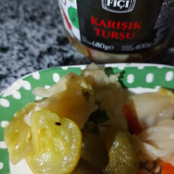 BİM Turşusunda Böcek Skandalı