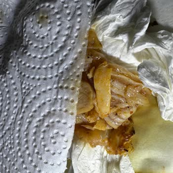 Pişmiş Denilen Tavuk Çiğ Çıktı: Banvit'e Güven Sarsıldı