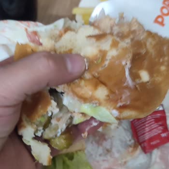 Popeyes Alanya Cikcilli Şubesinde Hayal Kırıklığı Yaratan Fanatik Kova Deneyimi