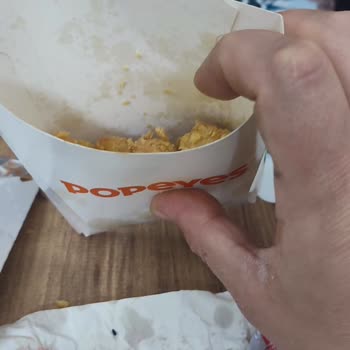 Popeyes Alanya Cikcilli Şubesinde Hayal Kırıklığı Yaratan Fanatik Kova Deneyimi