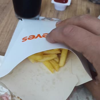 Popeyes Alanya Cikcilli Şubesinde Hayal Kırıklığı Yaratan Fanatik Kova Deneyimi