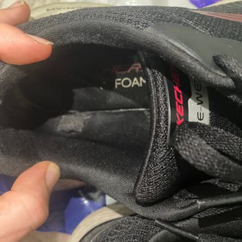 Skechers Warranty Issue – Poor Customer Service and Denied Product Exchange