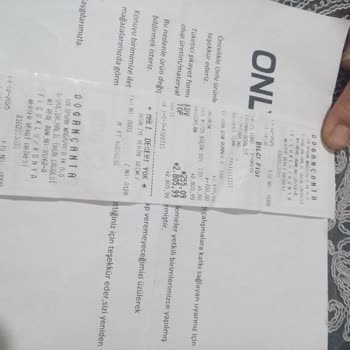 Ünlü Markanın Kabanında Tüylenme Ve Yırtılma Sorunu: Müşteri Mağduriyeti Çözüm Bekliyor