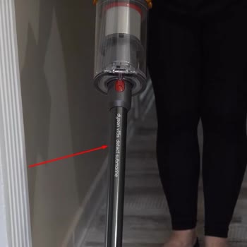 Dyson V15s Detect Submarine Vacuum Delivered as Cheaper V15 Model
