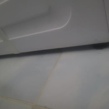 Beko Çamaşır Makinesi: 1 Yılda Boya Dökülmesi Ve Servis Ücreti Şoku