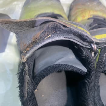 Futbol Ayakkabısındaki Hızlı Deformasyon Sorunu