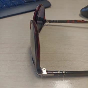 Persol Eyewear Sıcaktan Eridi