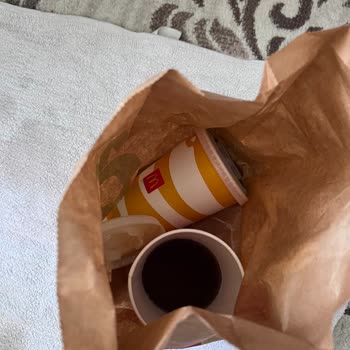 McDonald's Siparişimde Dökülen İçecekler Ve Yetersiz Çözüm