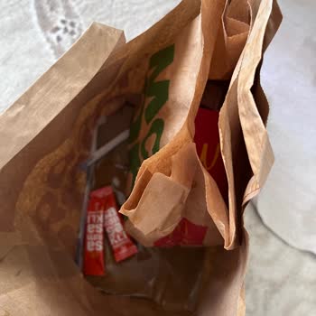 McDonald's Siparişimde Dökülen İçecekler Ve Yetersiz Çözüm