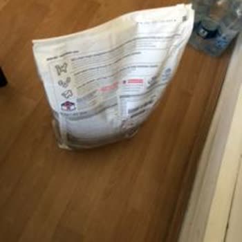 Açık Gelen Kedi Maması Ve Yetersiz Müşteri Hizmeti