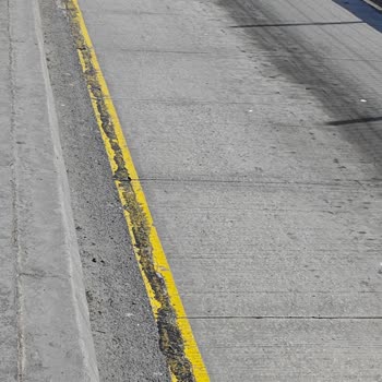 Metrobüs Yolundaki Pürüzler Yolculuğu Kabusa Çeviriyor