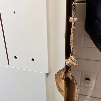 Kırık Çalışma Masası Ve Geciken Parça Teslimatı