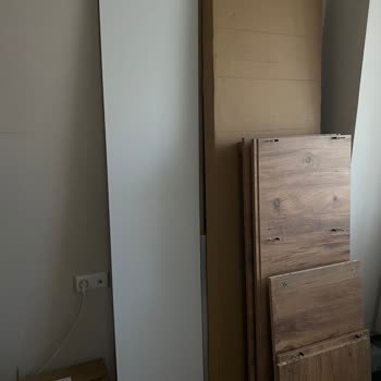 Vivense Gardırop Kurulumunda Kırık Kapak Sorunu