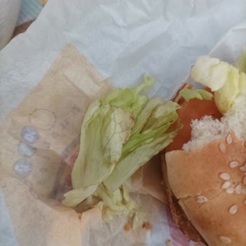 Burger King'de Bayat Ürün Ve Kötü Hizmet Deneyimi