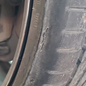 Petlas Lastiklerinde Beklenmedik Yarılma Ve Çatlama