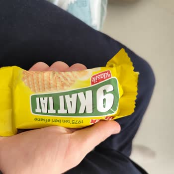 Ülker 9 Kat Tat Ürünü Defolu Geldi, Müşteri Hizmetleri Yanıt Vermiyor