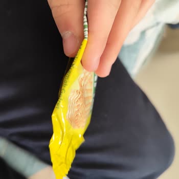 Ülker 9 Kat Tat Ürünü Defolu Geldi, Müşteri Hizmetleri Yanıt Vermiyor