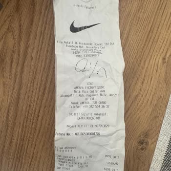 Nike Krampon Üretim Hatası Ve Mağaza İlgisizliği