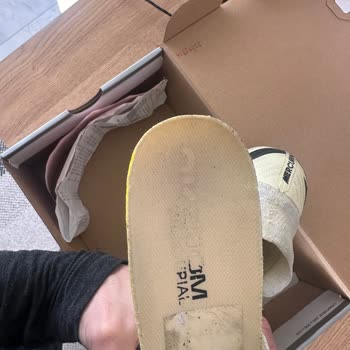 Nike Krampon Üretim Hatası Ve Mağaza İlgisizliği