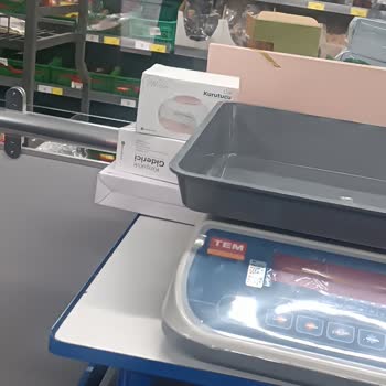 BİM Mağazasında Çalışanın Ürün Ayırma Ve Müşteriyle Tartışması