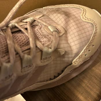 Kısa Sürede Parçalanan Ayakkabı Ve Yetersiz Müşteri Hizmeti