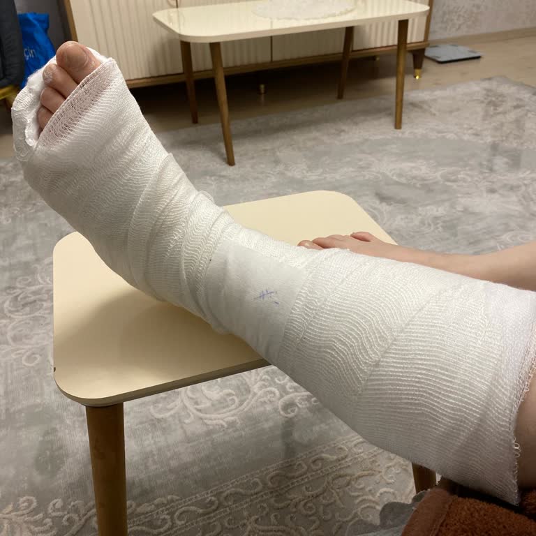 Beyoğlu'ndaki Çukur Sorunu Annemi Yaraladı