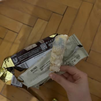 Küflü Algida Magnum Dondurma Paketi Hayal Kırıklığı Yarattı