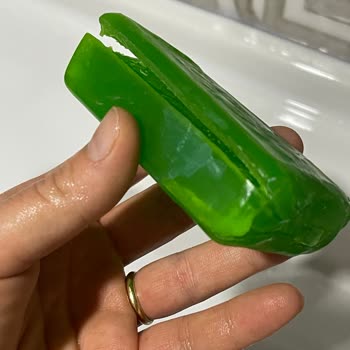 Duru Zeytinyağlı Sabun Beklenmedik Şekilde Yarılıyor