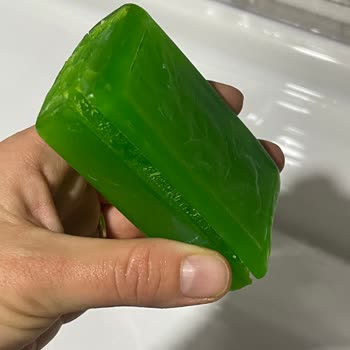 Duru Zeytinyağlı Sabun Beklenmedik Şekilde Yarılıyor