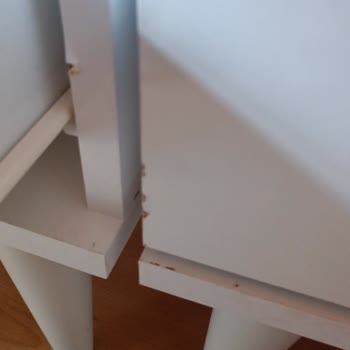 Kırık Gelen Dolap Ve Ertelenen Değişim Süreci