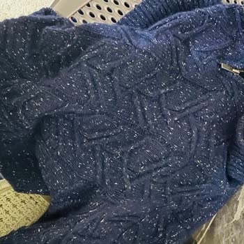 Colin's Kazağı Tüylenme Sorunu Ve Mağaza İlgisizliği