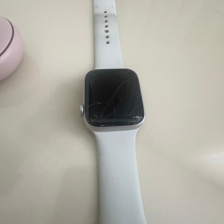 Okulda Kırılan Saat İçin Çözüm Bekliyoruz