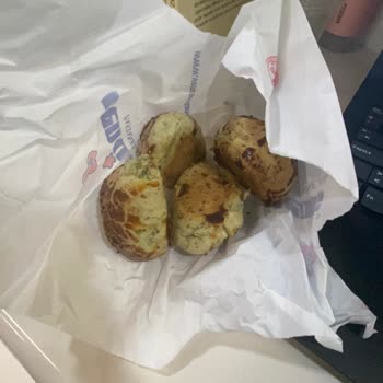 Fahiş Fiyatlı Küçük Poğaçalar