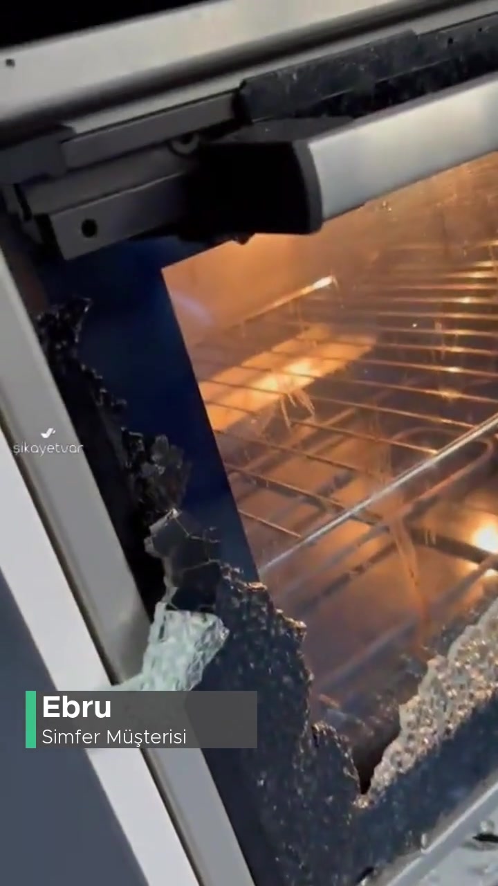 Simfer Fırın Camı Paramparça videonun kapak resmi