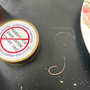 Üründen Çıkan Plastik Madde Şok Etti