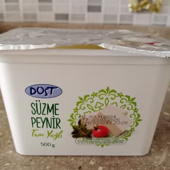 BİM'den Alınan Bozuk Ürün Şikayeti: Süzme Peynir Küflenmiş Ve Tarihi Geçmiş