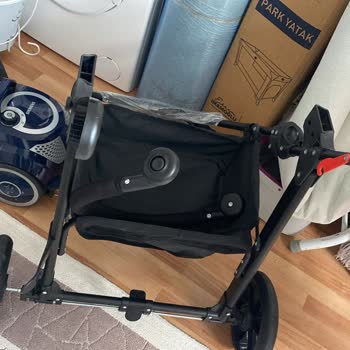 Bebek Arabamın Havaalanında Kırılmasıyla Yaşadığım Mağduriyet