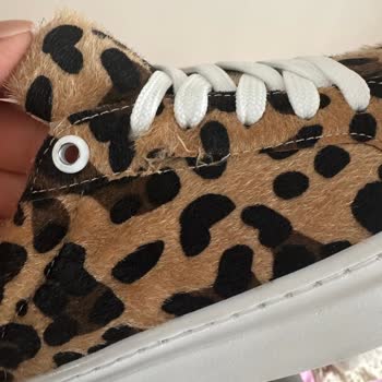 İndirimli Ayakkabılar Defolu Mu Geliyor?