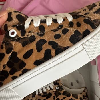 İndirimli Ayakkabılar Defolu Mu Geliyor?