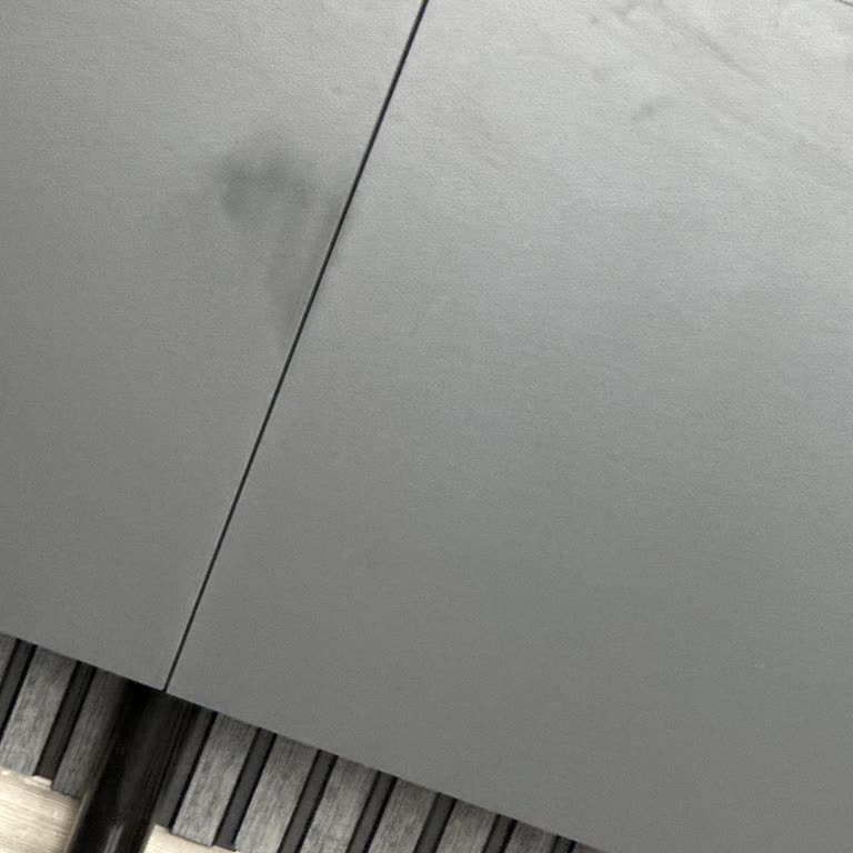 TV Dolabında Kalem İzi Ve Parlaklık Sorunu